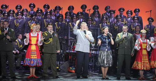 Les chœurs de l'armée rouge à Paris