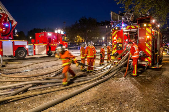 Action de la brigade des sapeurs pompiers de Paris (BSPP) sur l'incendie de Notre Dame de Paris