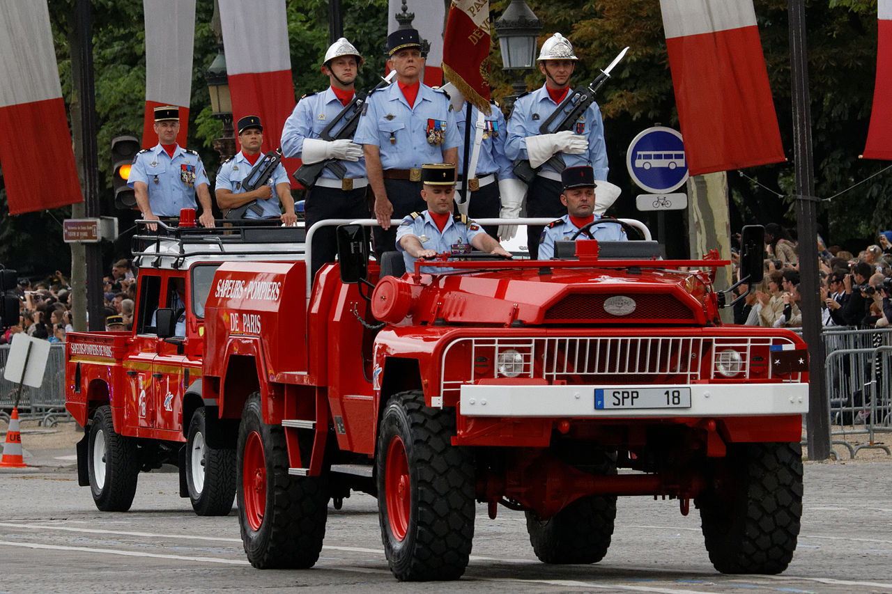 Défilé de la brigade des sapeurs pompiers de Paris (BSPP) le 14 juillet 2014 sur les Champs-Élysées à Paris